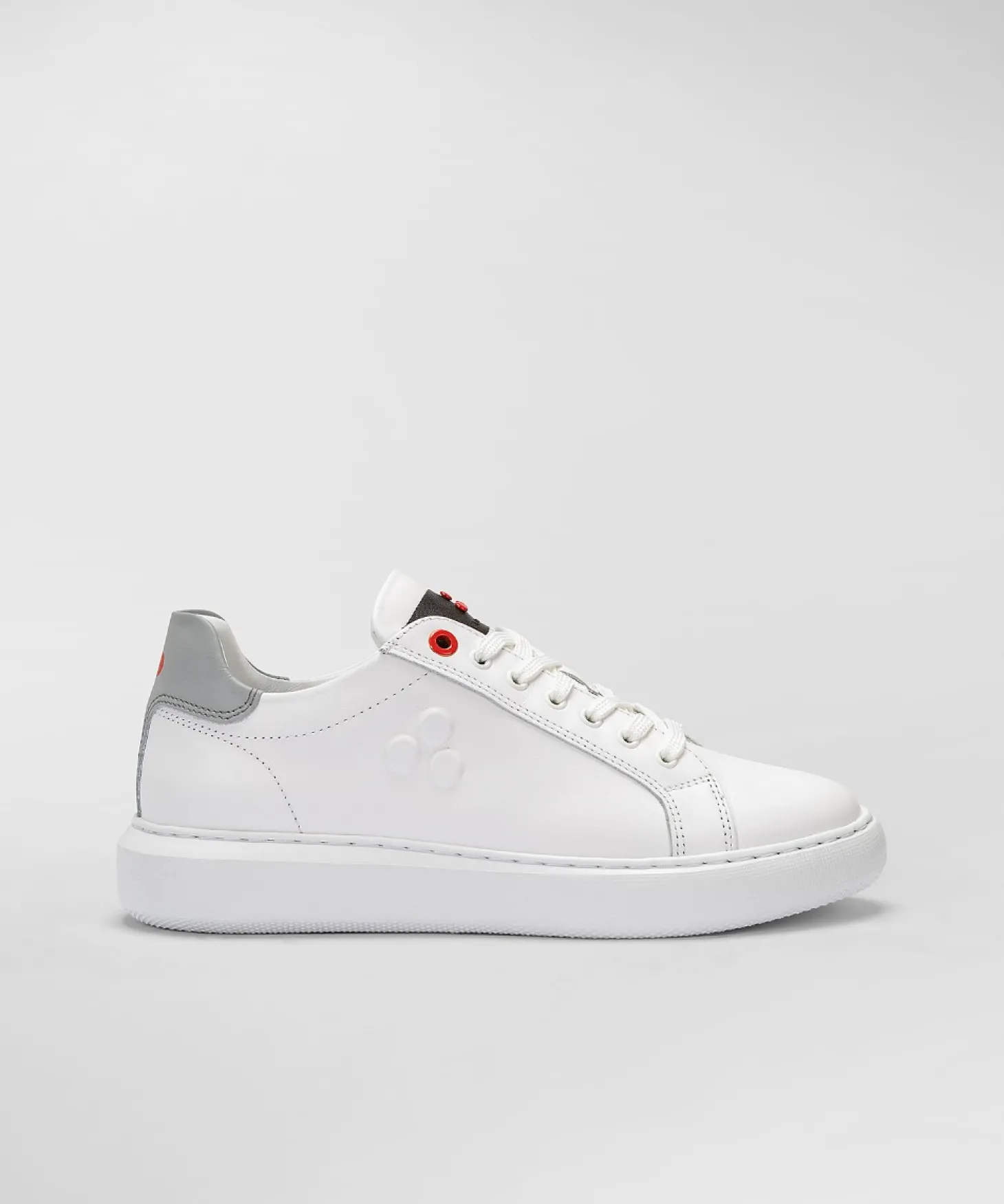 Sneaker In Pelle Con Logo Goffrato