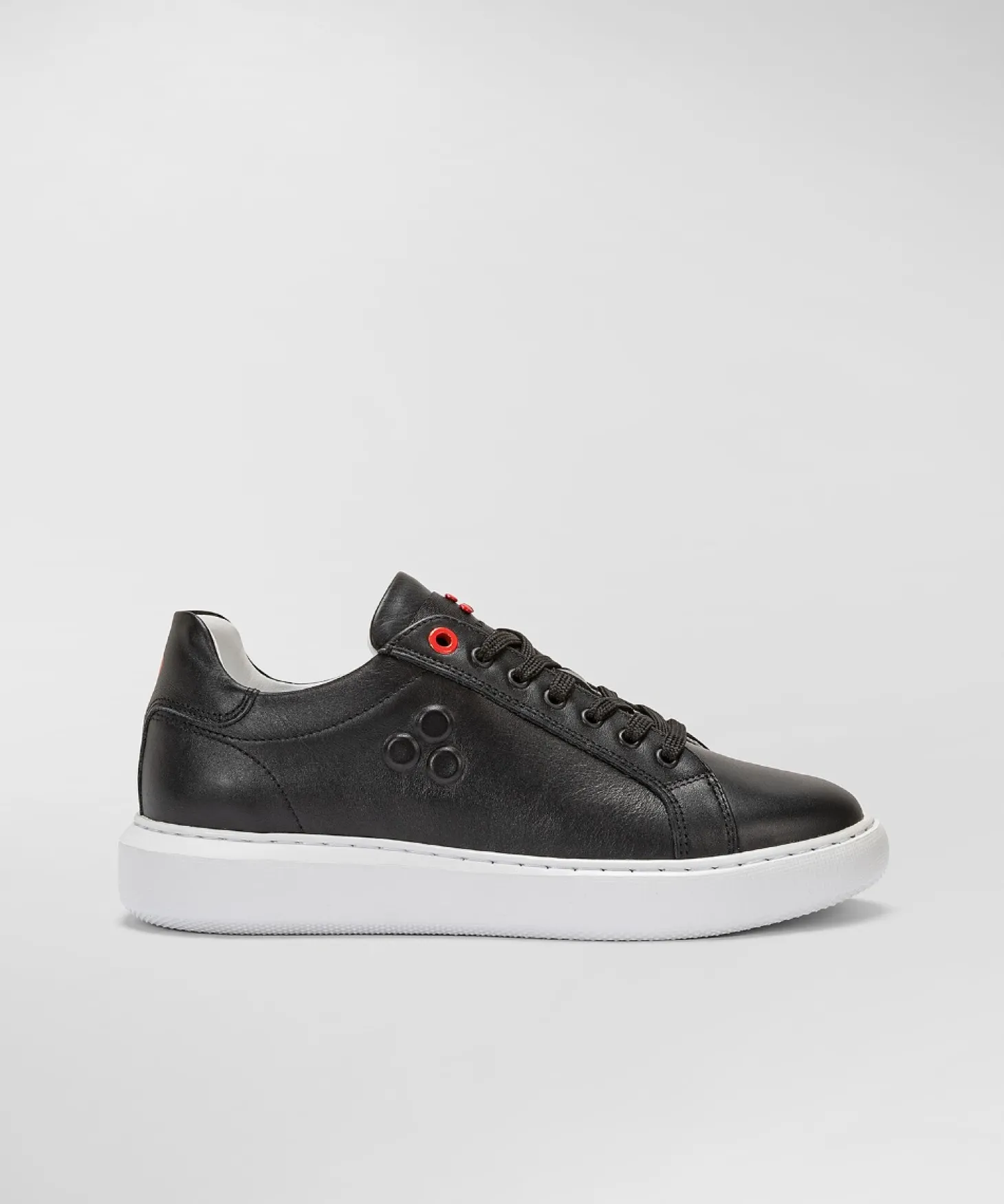 Sneaker In Pelle Con Logo Goffrato