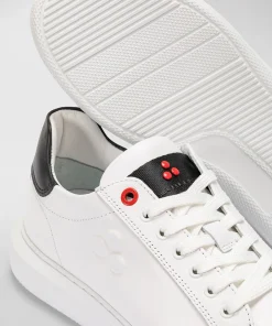 Sneaker In Pelle Con Logo Goffrato