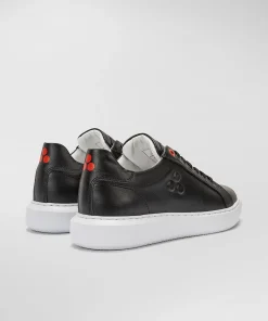 Sneaker In Pelle Con Logo Goffrato