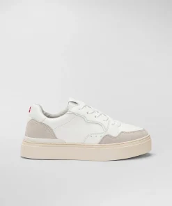 Sneakers In Pelle Con Dettagli In Suede