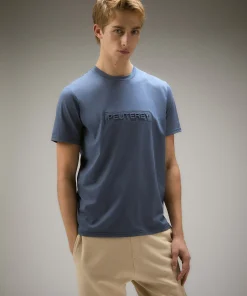 T-shirt con scritta in rilievo