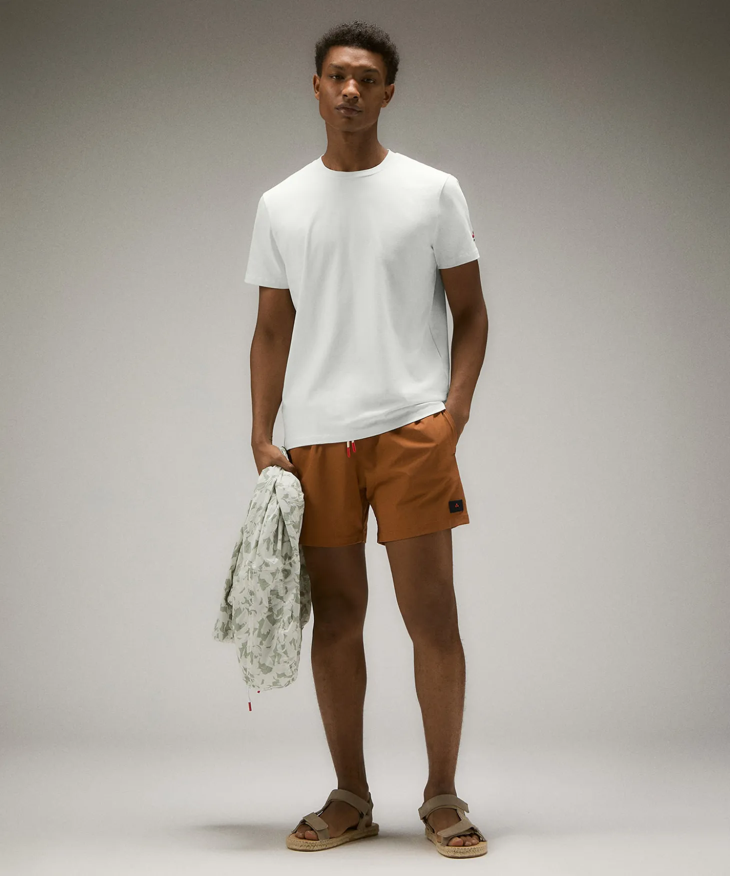 T-shirt in cotone stretch e logo stampato